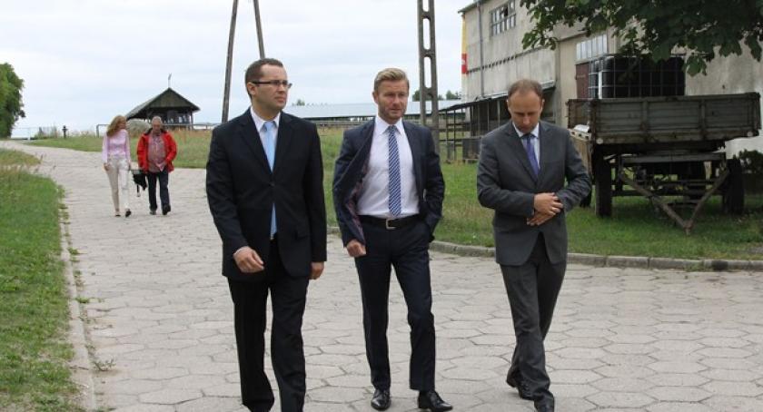 Lubań. Wicemarszałek Ryszard Świlski obejrzał obiekt pod przyszłą siedzibę PODR-u 