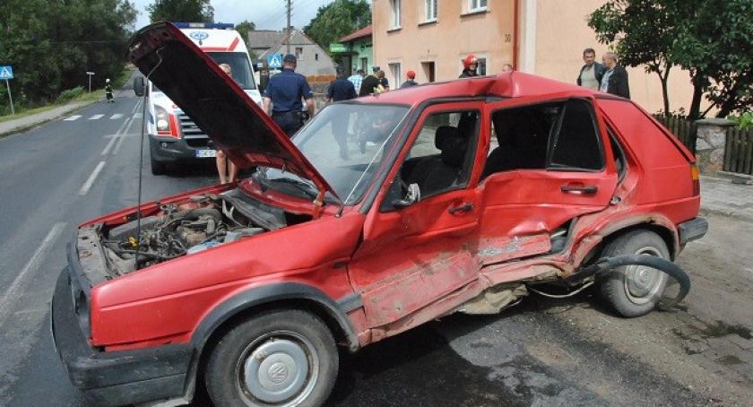 Kalisz. Zderzenie dwóch pojazdów - jedna osoba ranna