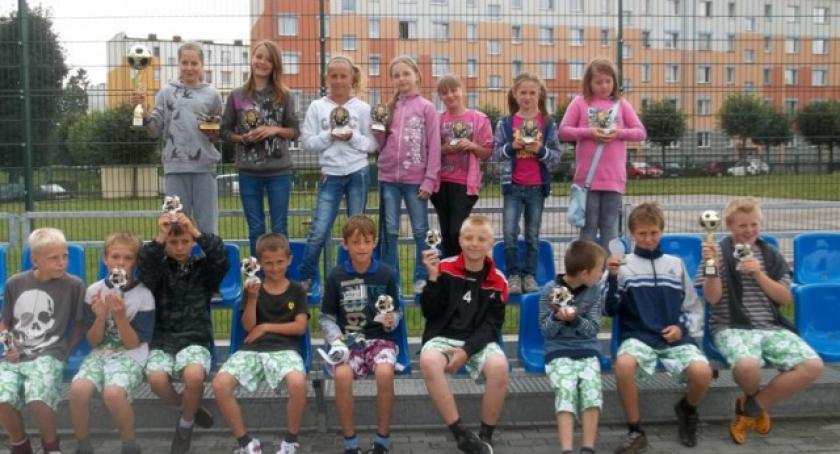 Kościerzyna. Młodzi piłkarze i piłkarki walczyli o puchar burmistrza