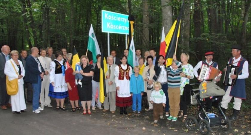 Kościerzyna. Po latach starań udało się - zawisły tablice w języku kaszubskim