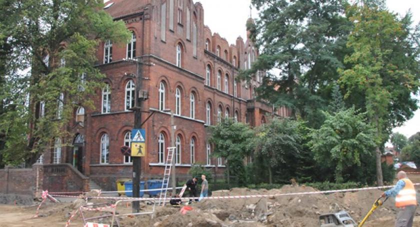 Kościerzyna. Ruszyła budowa ronda przy Szkole Podstawowej nr 1- uczniowie będą bezpieczni