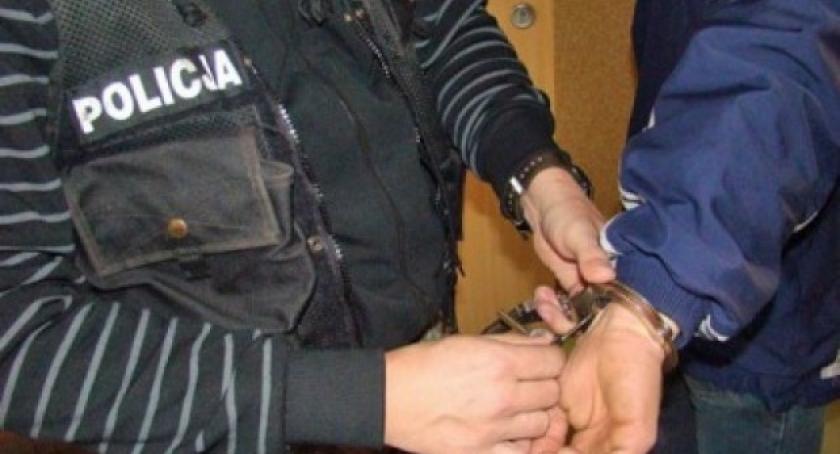 Areszt dla policjanta oskarżonego o molestowanie 14-latki przedłużony 