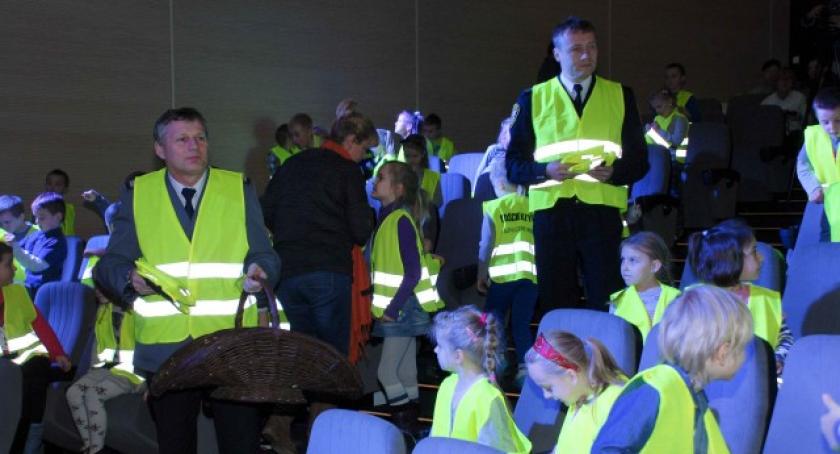 Kościerzyna. 300 kamizelek odblaskowych dla dzieci 