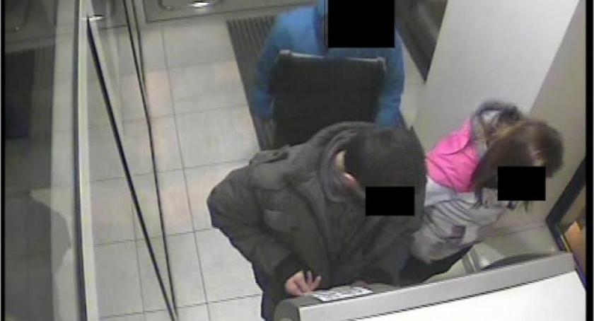 Kościerzyna. Próbowali włamać się do bankomatu - nie wiedzieli, że są nagrywani