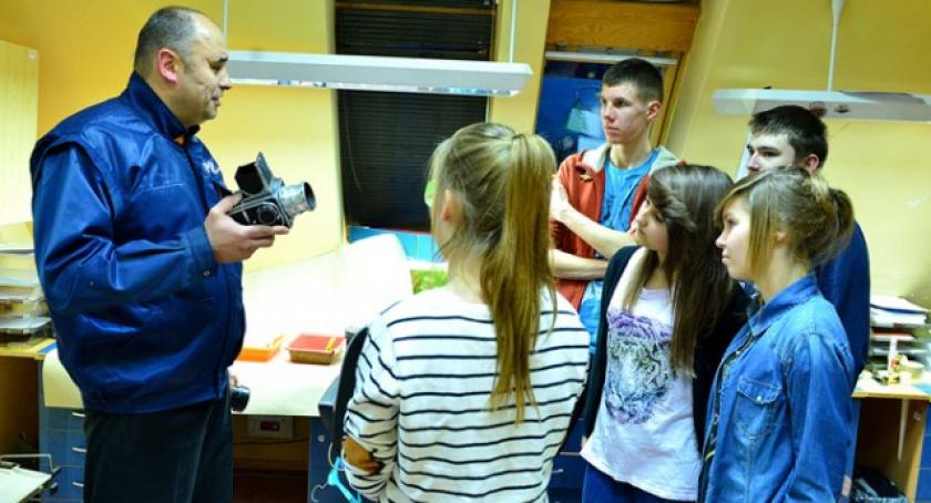 Kościerzyna. Policjanci uczyli młodzież fotografii