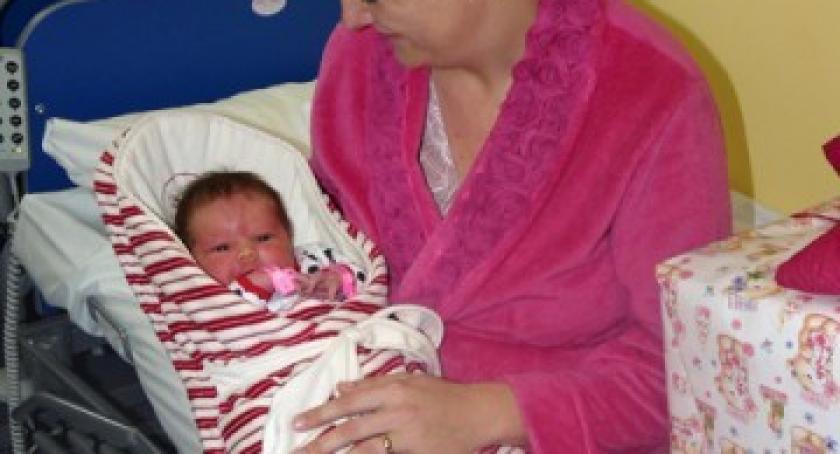 W mieście ubyło mieszkańców, gminy coraz liczniejsze. Więcej urodzeń i więcej zgonów w 2013 roku