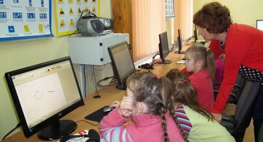 Będą kolejne darmowe komputery i internet