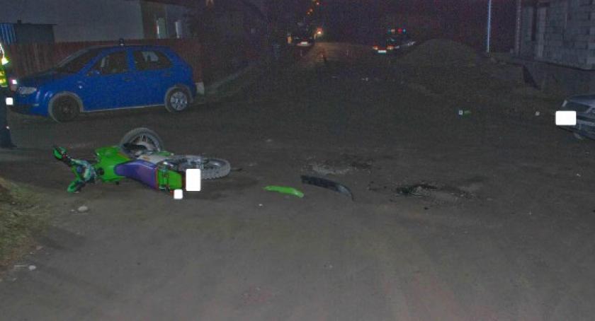 Kościerzyna. Zderzenie osobówki z motocyklem na Towarowej