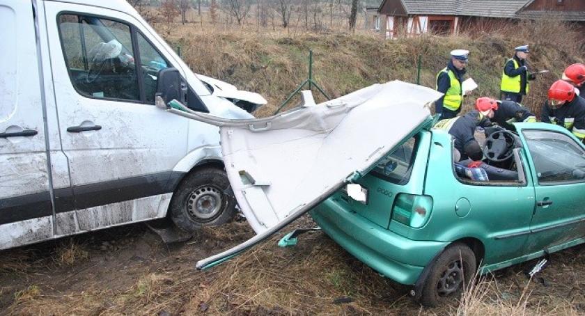 Nowy Klincz. Sprinter uderzył w polo - jedna osoba w szpitalu