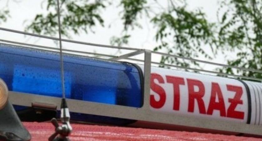 Kościerzyna. Przewrócony traktor, kierowca w szpitalu