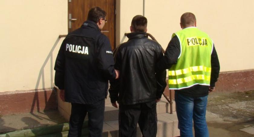 Kościerzyna. Przegryźli przewód paliwowy i ukradli olej napędowy