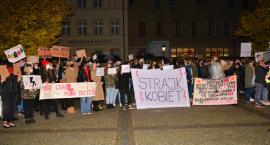 Tysiące ludzi na ulicach Kościerzyny manifestowało w obronie praw kobiet