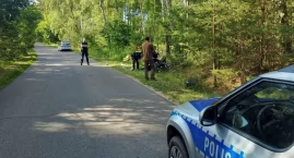 Motocyklista uderzył w drzewo! Trafił do szpitala!