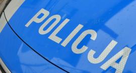 Struga. Mercedes rozbił się na drzewie - nie żyje 26-letni kierowca