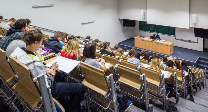 Bielska ATH wznawia niketóre zajęcia dla studentów