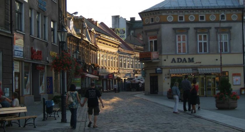 Czy koronawirus przyczyni się do ożywienia ulicy 11 Listopada?