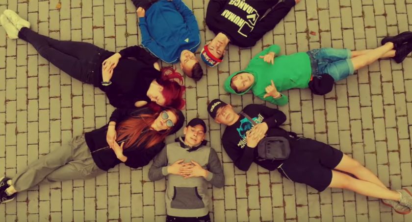 #Hot16Challenge Dzieci z domu dziecka w Bielsku-Białej podziękowały pracownikom służby zdrowia