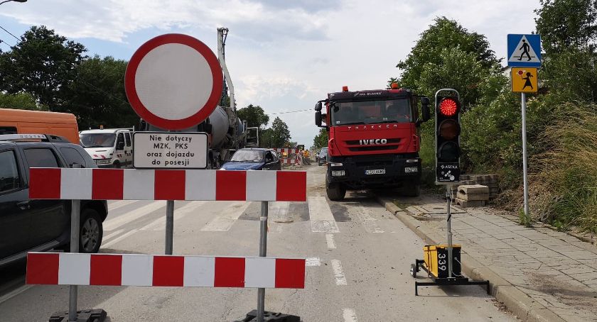 Wyłączono z ruchu odcinek ulicy Żywieckiej. Utrudnienia do końca lipca