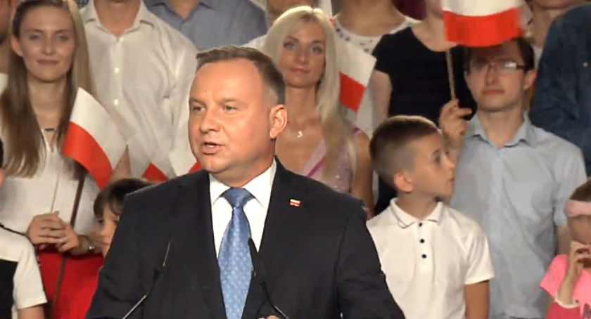 Andrzej Duda wygrywa I turę wyborów prezydenckich. Druga tura wyborów 12 lipca 
