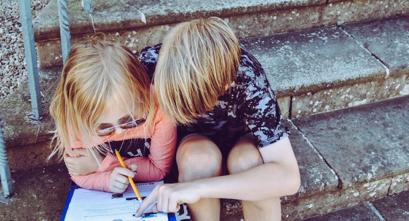 Jak wytłumaczyć dziecku czym jest koronawirus? Pobierz książęczkę edukacyjną
