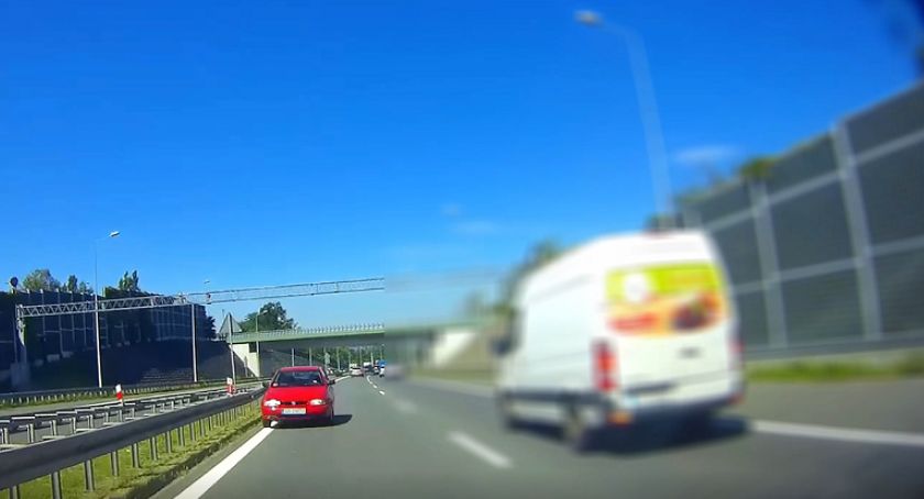 83-latek jechał pod prąd ekspresówką FILM