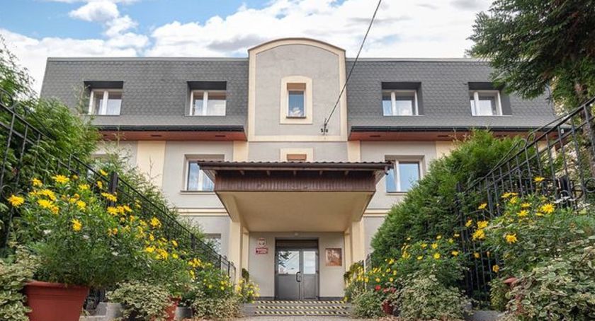 Pracownik przedszkola w Kozach ma koronawirusa. Ponad 100 osób pod nadzorem sanepidu