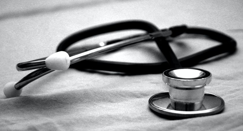 Stan epidemiologiczny na 16 lipca z podziałem na gminy. Zmarł mieszkaniec gminy Istebna