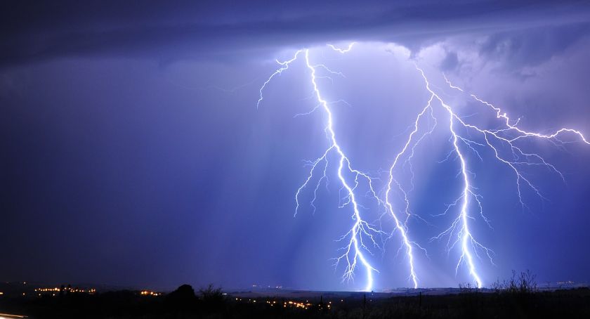 Deszcz, burza oraz grad - ostrzeżenie meteo dla Beskidów