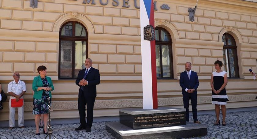 Odsłonięty w Czeskim Cieszynie pomnik wzbudza kontrowersje