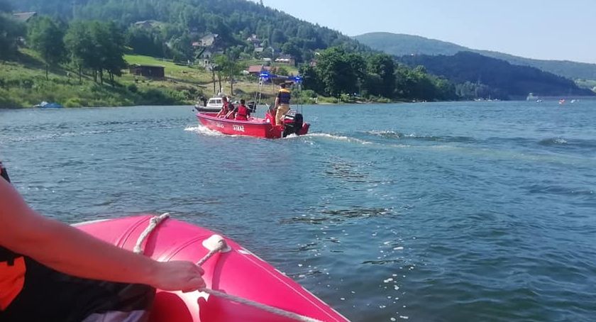 Akcja ratownicza na Jeziorze Żywieckim. Utonął pies