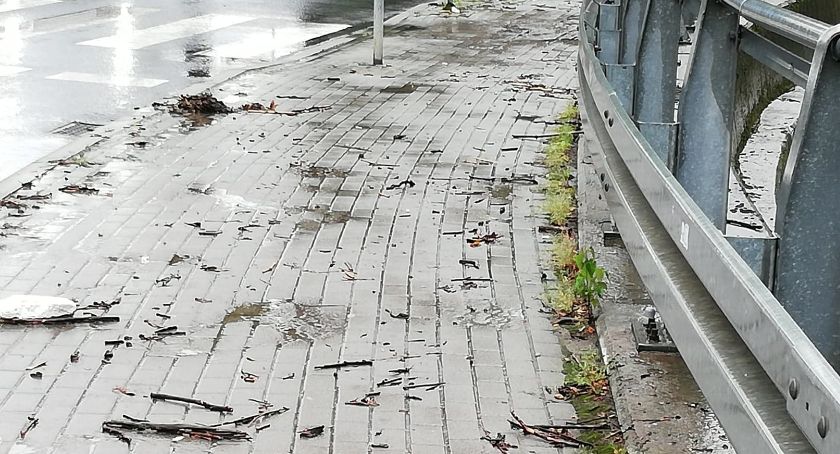 Co jest przyczyną zalewania niedawno oddanych do użytku bielskich ulic?