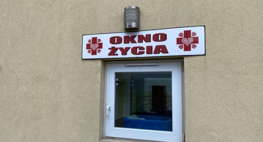 W Bielsku-Białej pozostawiono niemowlę w oknie życia