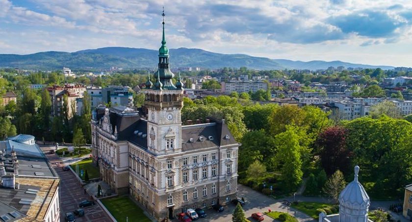 Dach bielskiego ratusza odzyska historyczny wygląd