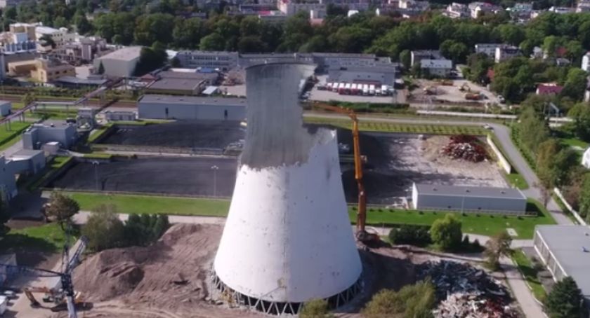 Kolejny komin bielskiej elektrociepłowni zniknął z krajobrazu FILM