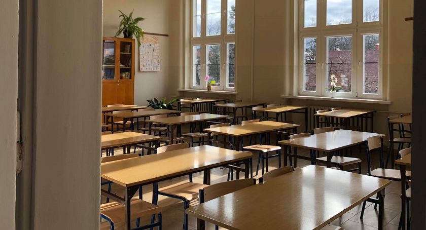 Koronawirus w szkole średniej w Milówce | Zakażenie stwierdzono u nauczyciela AKTUALIZACJA