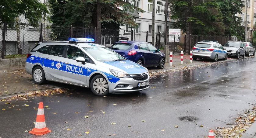 Ewakuacja bielskiej szkoły w związku z informacją o bombie AKTUALIZACJA