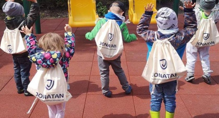 Prywatna szkoła podstawowa w Bielsku Białej. Jaką wybrać dla naszego dziecka? JONATAN