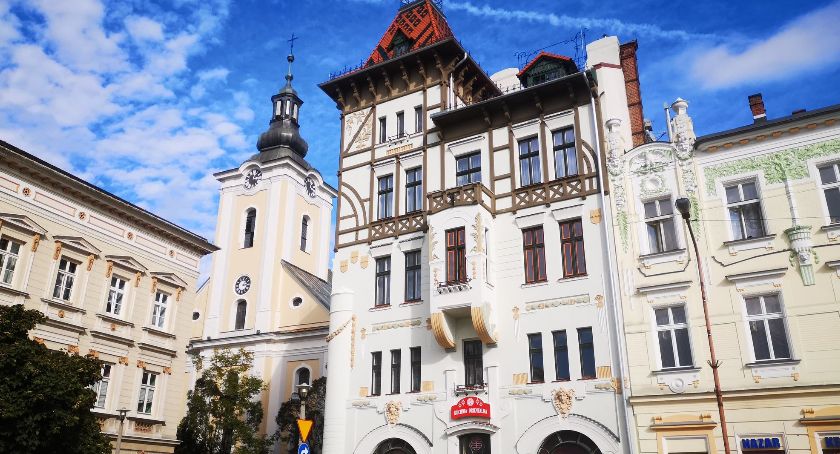Kamienica Pod Żabami. Zakończono remont elewacji FOTO