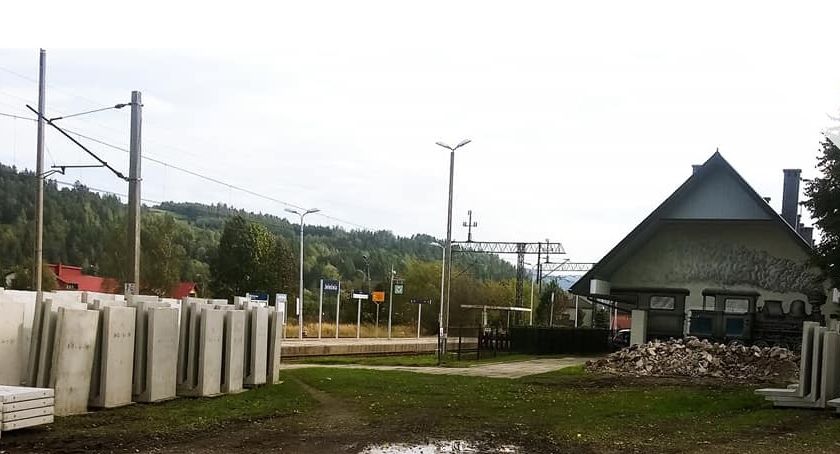 Przebudowa peronów w Jeleśni i Pewli Małej
