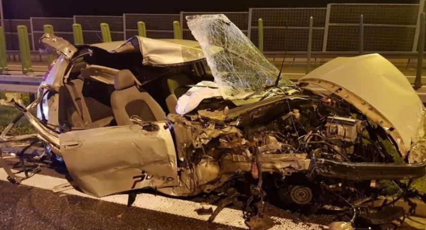 Koszmarny wypadek na węźle Mikuszowice. Kierowca nie potrzebował pomocy medycznej 