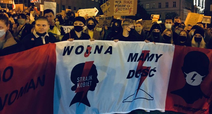 Kolejna wielotysięczna demonstracja w Bielsku-Białej FOTO