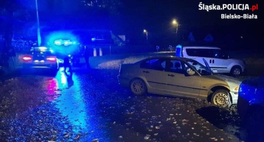 15-latek z Bielska-Białej wjechał do rowu kradzionym BMW