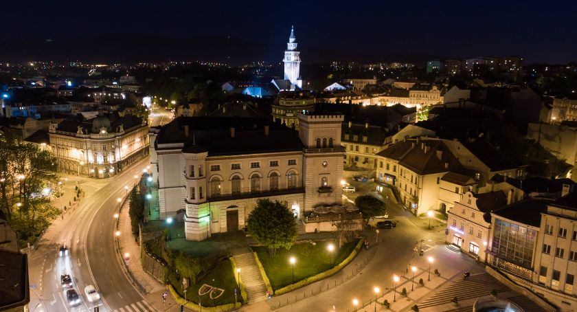 Zgaśnie oświetlenie ulic i parków? Bielsko-Biała dołącza do protestu 