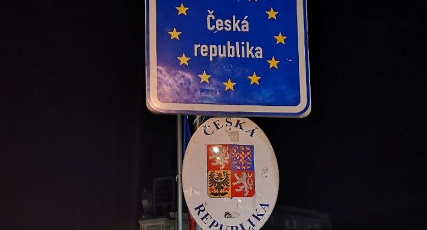 Czechy mocno zaostrzają restrykcje przed świętami