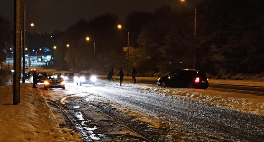 SUEZ otrzymał karę za złe utrzymanie ulic podczas pierwszego ataku zimy