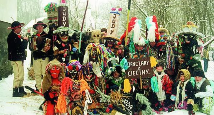 Spotykane w beskidzkich domach wigilijne tradycje i przesądy