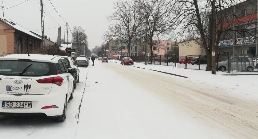 Niebezpiecznie na beskidzkich drogach, pada marznący deszcz