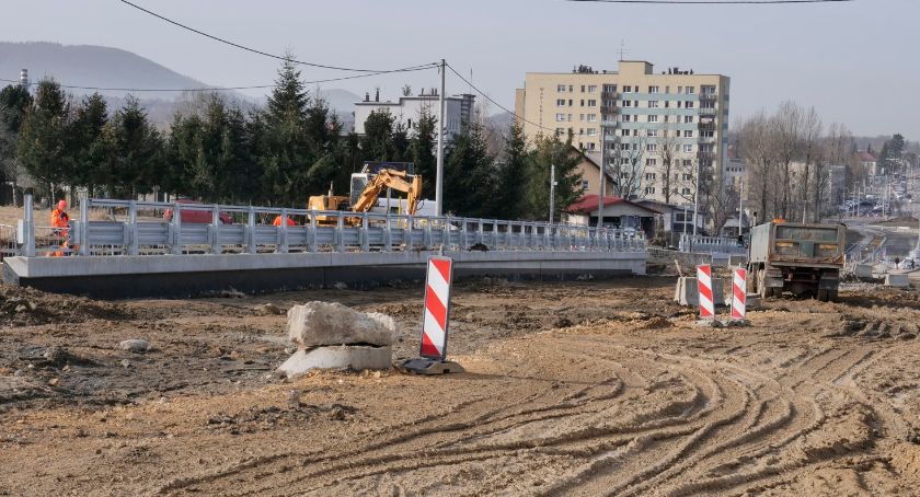 Remont ulicy Cieszyńskiej przyśpiesza FOTO