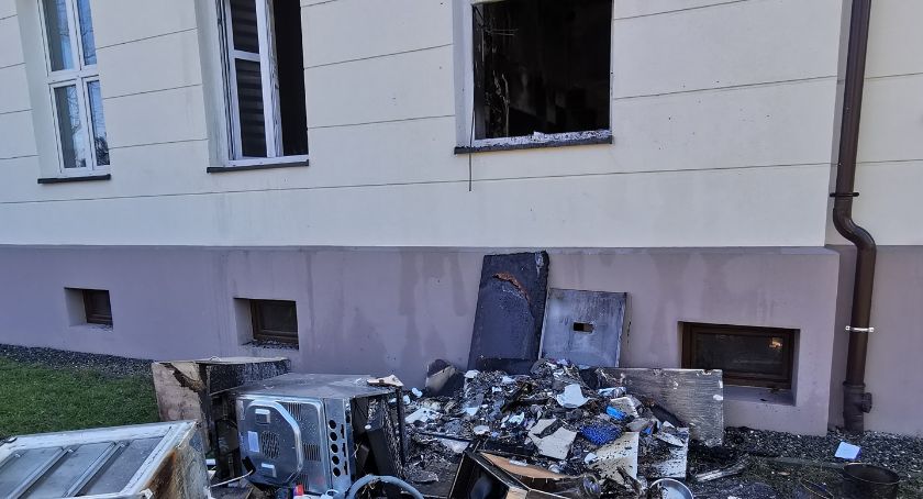Paliło się mieszkanie w Czechowicach-Dziedzicach FOTO