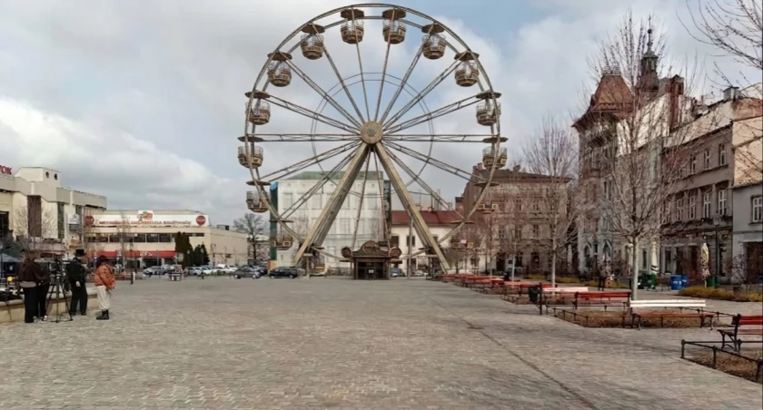 Wielkie koło młyńskie stanie na Placu Wojska Polskiego